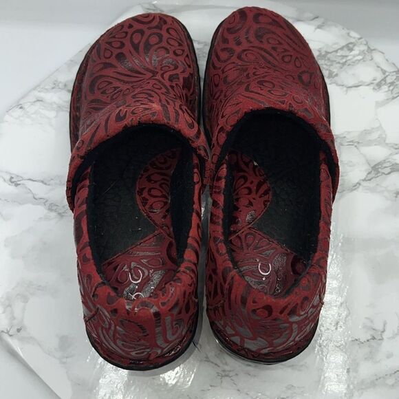 B.O.C Deep Red Paisley Embossed Suede Peggy Clog-EUR 39/US 8 - Picture 5 of 9
